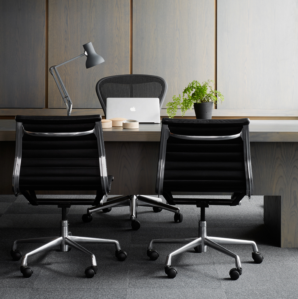 TYPE 75 MINI DESK LAMP