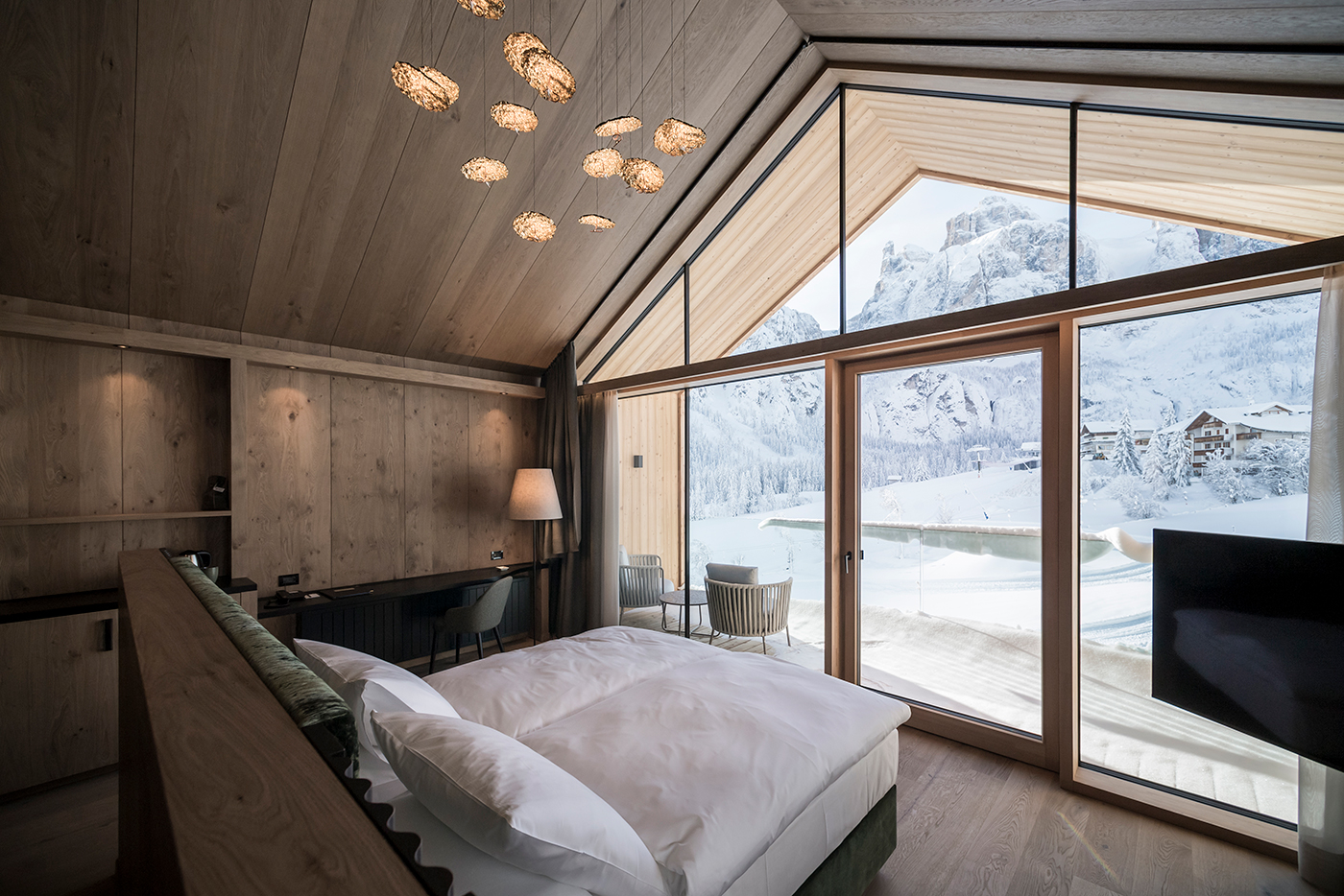 GOLD MOON CHANDELIER