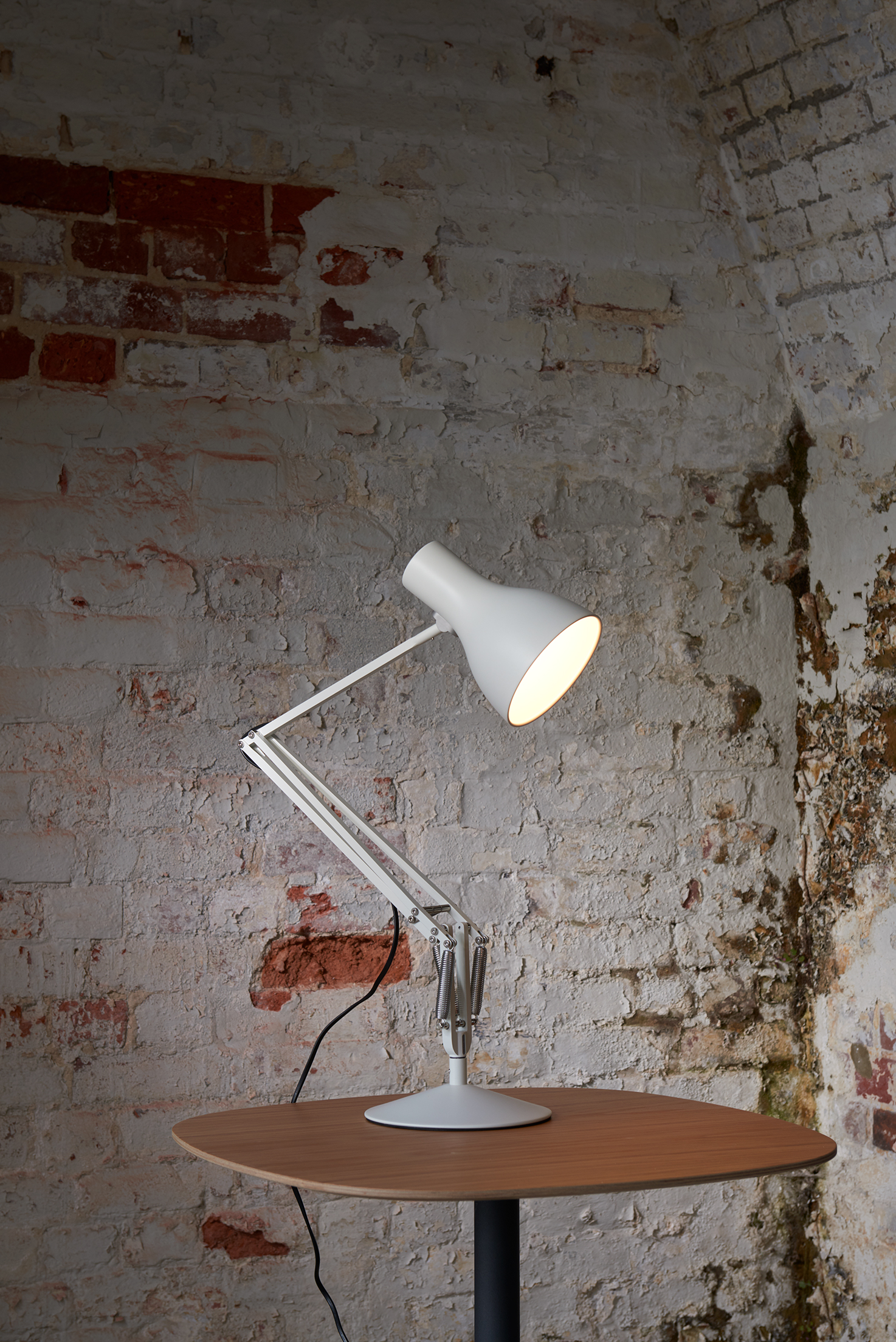TYPE 75 DESK LAMP